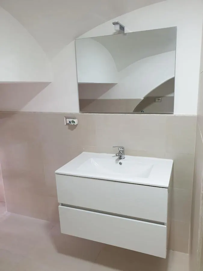 Appartement Lovely Napolitan Basso With Bbq Next To Garibaldi Station 0*, Naples Italie
