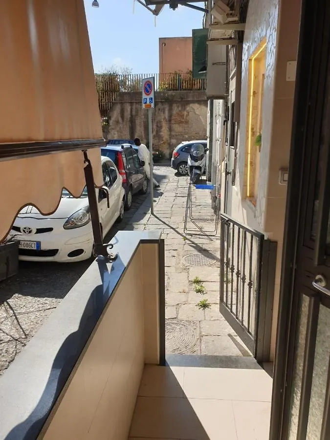 Lovely Napolitan Basso With Bbq Next To Garibaldi Station Apartment  Naples